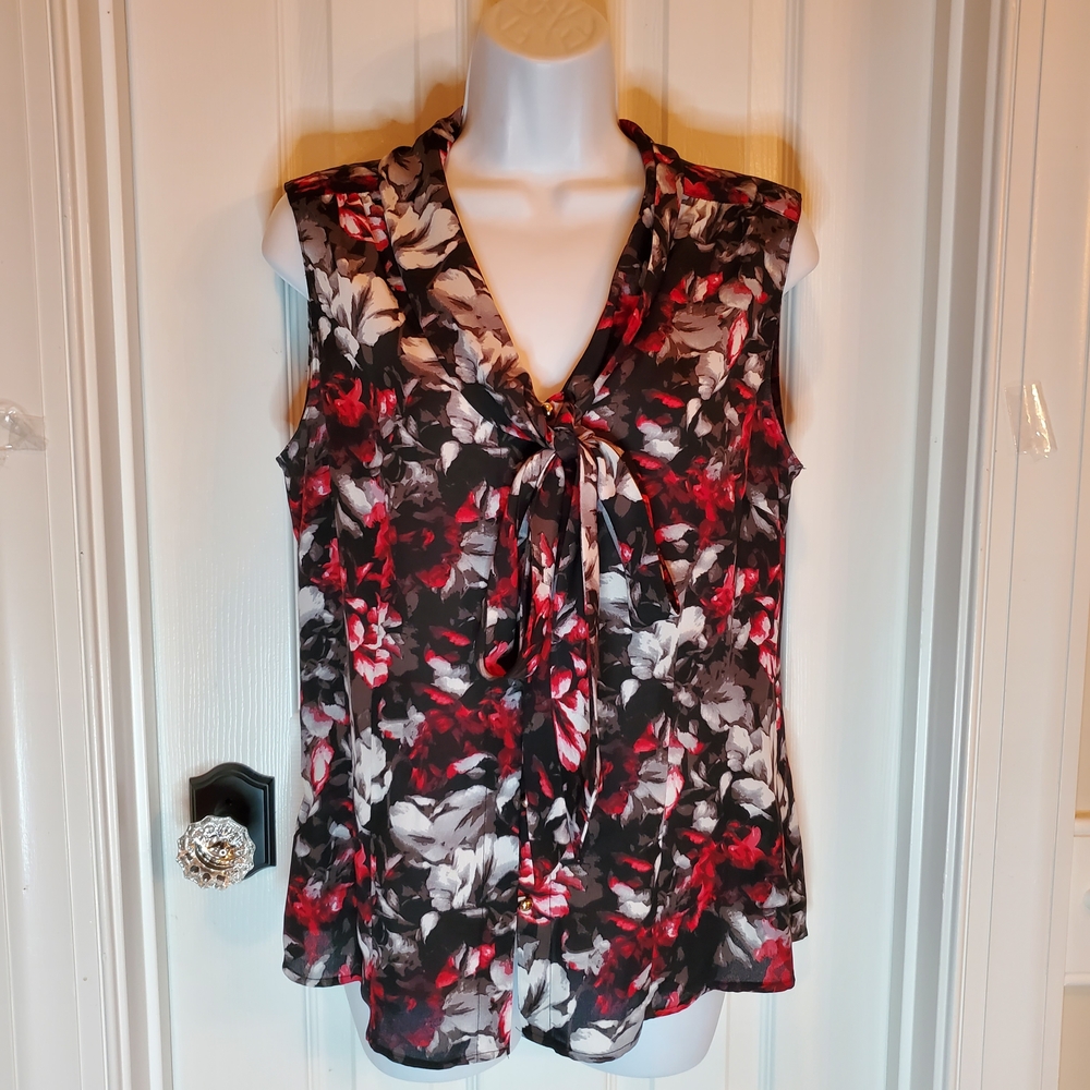 Tahari ASL Whimsygoth Dark Floral Sleeveless Bow Neck Button Top Sz M